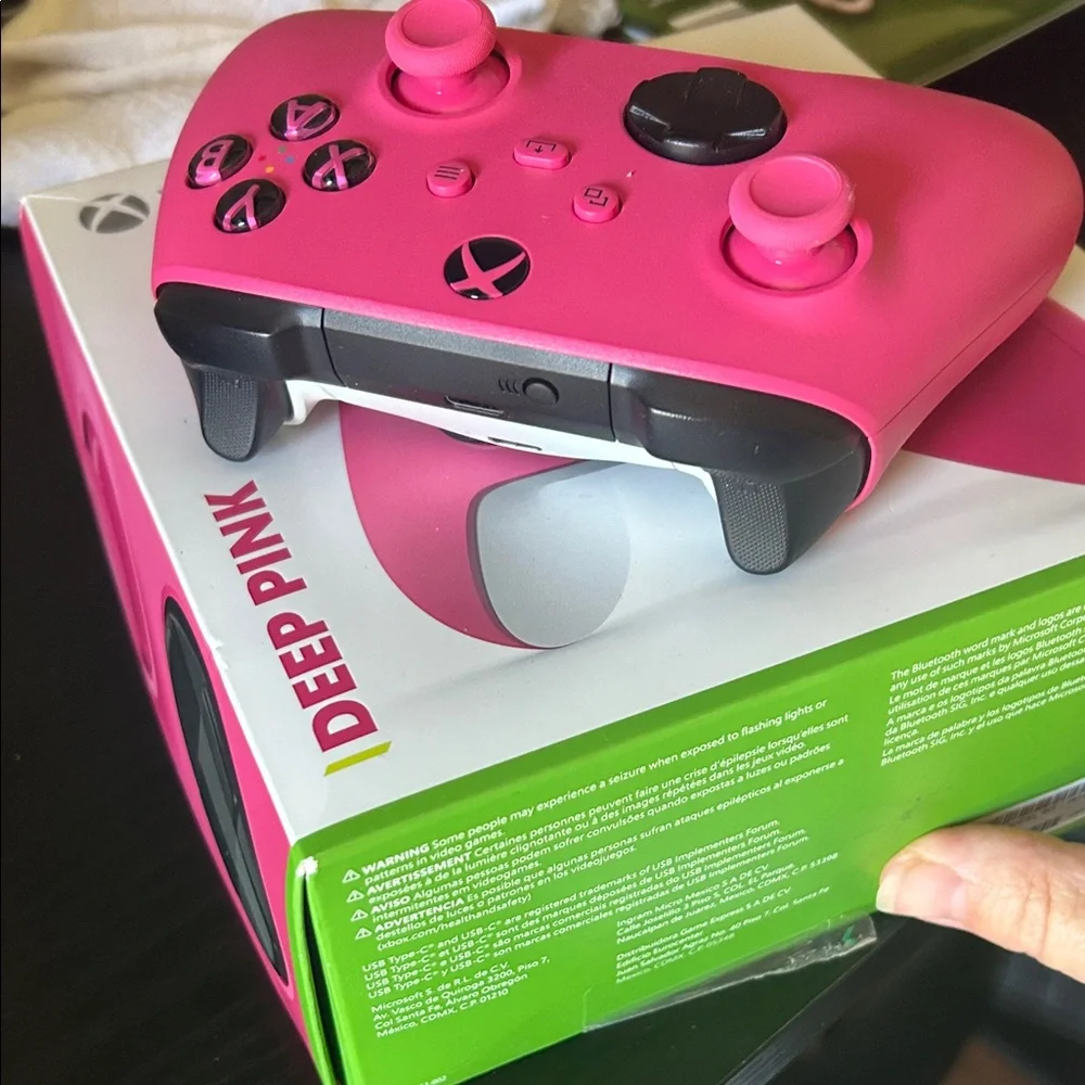 Xbox Wireless Controller - Deep Pink - Picture 5 of 5